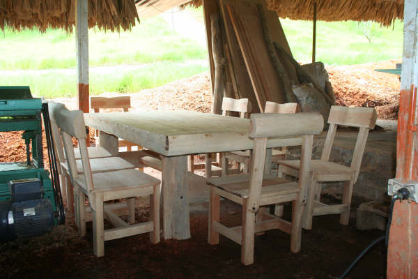 Jair Eduardo Ruiz Sanchez, www.procurandounperdon.com, Bloque Vencedores de Arauca, Reparacion a Victimas de las Autodefensas en Colombia, Tribunal Justicia y Paz de Bogota, Tame - Arauca, Miguel Angel Mejia Munera, Prevencion reclutamiento de Niñas, niños, jovenes y adolescentes en Colombia, muebles rusticos, manillas en chaquira checa, diseños en chaquira checa, Verdad Abierta, EPMSCESP